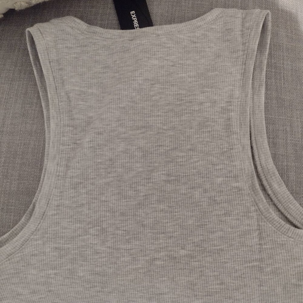 Express Fitted Ribbed High Neck Tank - Picture 3 of 9